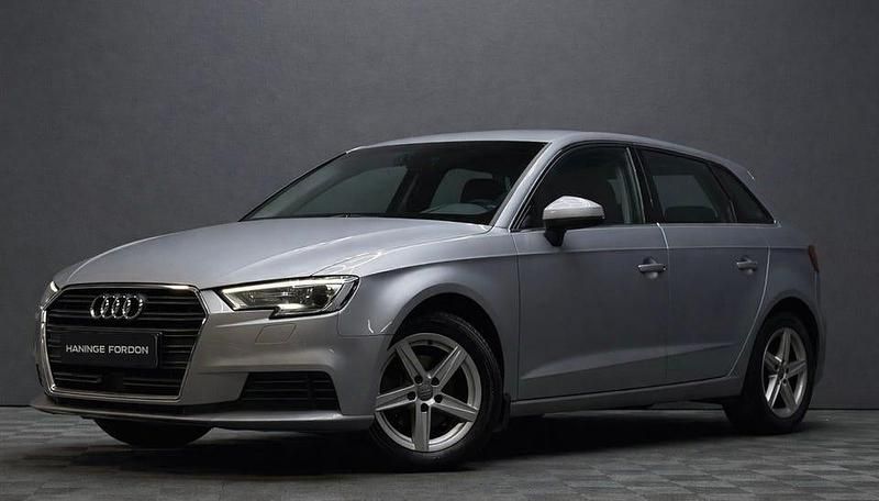 Begagnad Audi A3 150 HK (110 kW) 2018 Silver Sedan