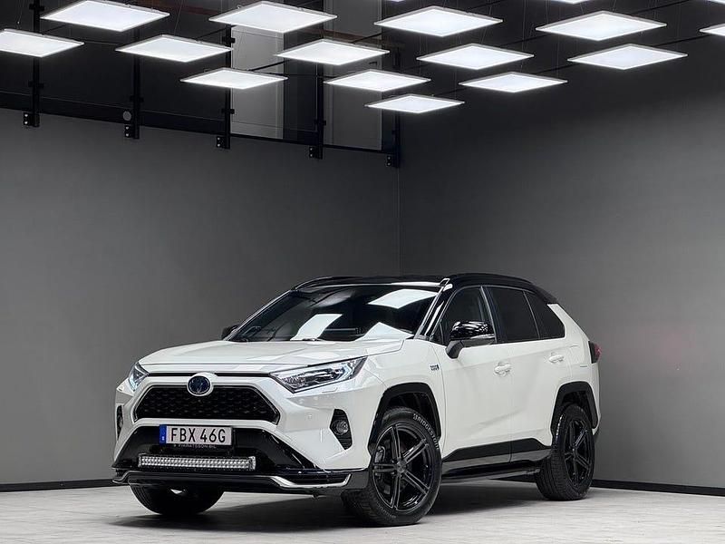 Begagnad Toyota RAV4 Premium 306 HK (225 kW) 2020 Vit SUV
