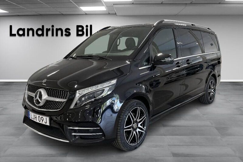 Svart Begagnad 2022 Mercedes V300 AMG line Minibuss | 739 900 kr (Lite dyr) - Bild 1/4