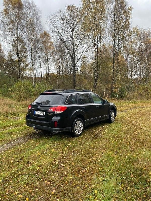 Begagnad Subaru Outback 167 HK (122 kW) 2010 Sedan