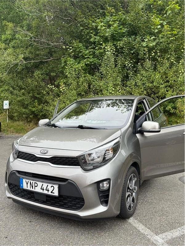 Grå Begagnad 2018 Kia Picanto Advance Halvkombi | 79 000 kr (Bra pris) - Bild 1/4