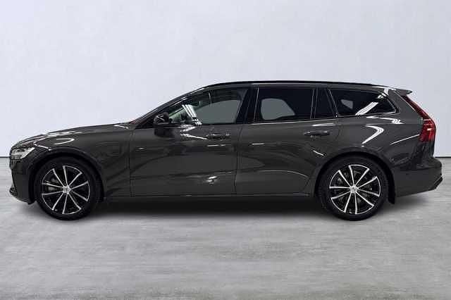 Begagnad Volvo V60 Plus 355 HK (261 kW) 2025 Grå Kombi