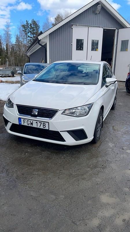 Begagnad 2020 Seat Ibiza Halvkombi | 98 000 kr (Marknadspris) - Bild 1/4