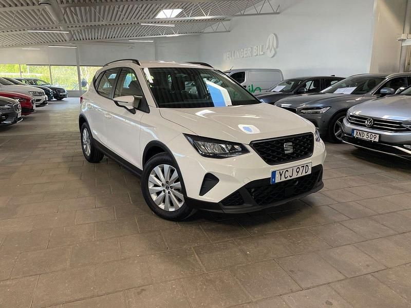Vit Begagnad 2022 Seat Arona Style SUV | 189 500 kr (Marknadspris) - Bild 1/4