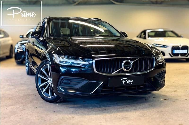 Svart Begagnad 2021 Volvo V60 Momentum Kombi | 289 900 kr (Lite dyr) - Bild 1/4