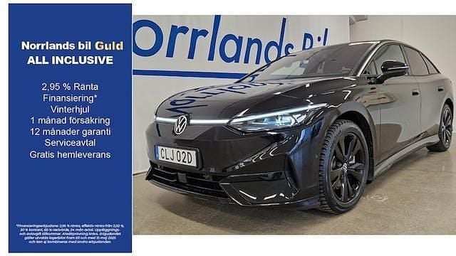 Svart (grenadilla black metallic) Begagnad 2024 VW ID.7 Pro Sedan | 599 000 kr (Marknadspris) - Bild 1/4
