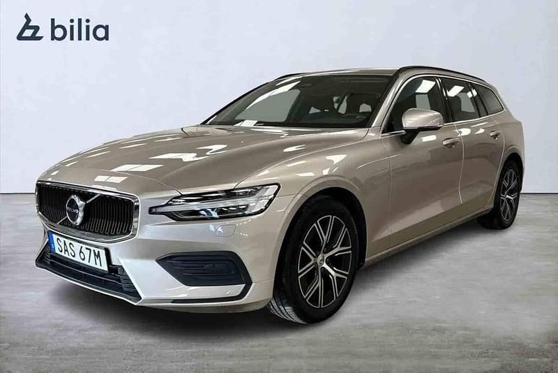 Ljusgrå Begagnad 2023 Volvo V60 Core Kombi | 344 900 kr (Marknadspris) - Bild 1/1