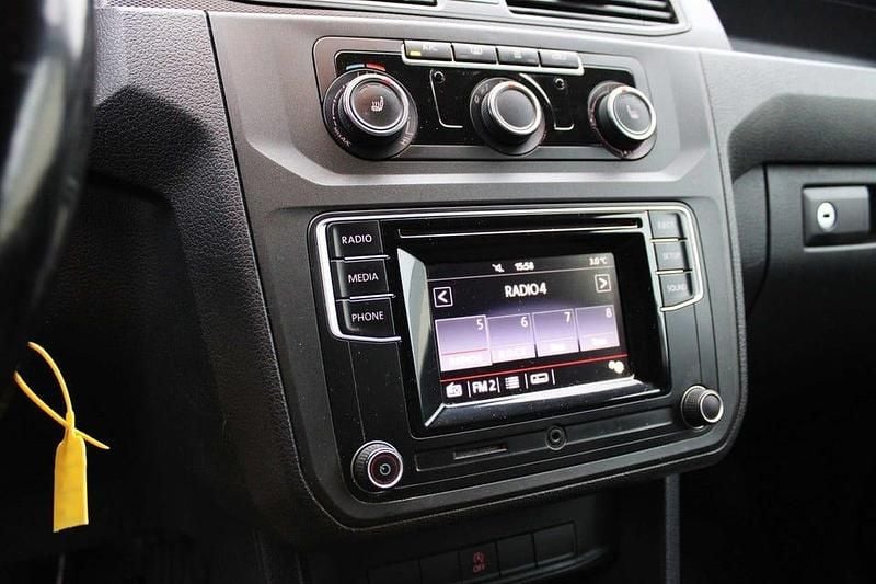 Begagnad VW Caddy 75 HK (55 kW) 2017 Vit Minibuss