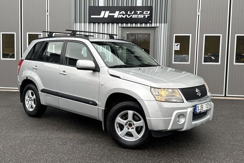 Silver Begagnad 2005 Suzuki Grand Vitara SUV | 44 900 kr (Marknadspris) - Bild 1/4