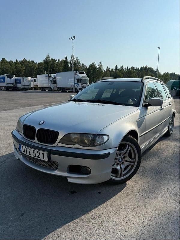 Grå Begagnad 2004 BMW 320 M Sport Kombi | 45 000 kr (Marknadspris) - Bild 1/4