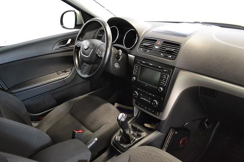 Begagnad Skoda Yeti 110 HK (80 kW) 2010 Ljusbrun SUV