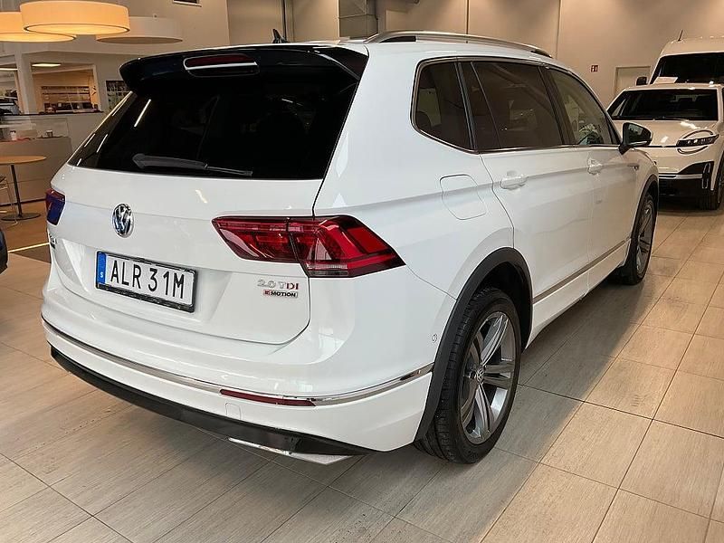 Begagnad VW Tiguan Allspace R-line 190 HK (139 kW) 2018 Vit SUV