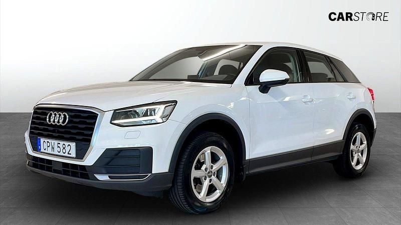 Vit Begagnad 2017 Audi Q2 Proline SUV | 149 900 kr (Marknadspris) - Bild 1/4