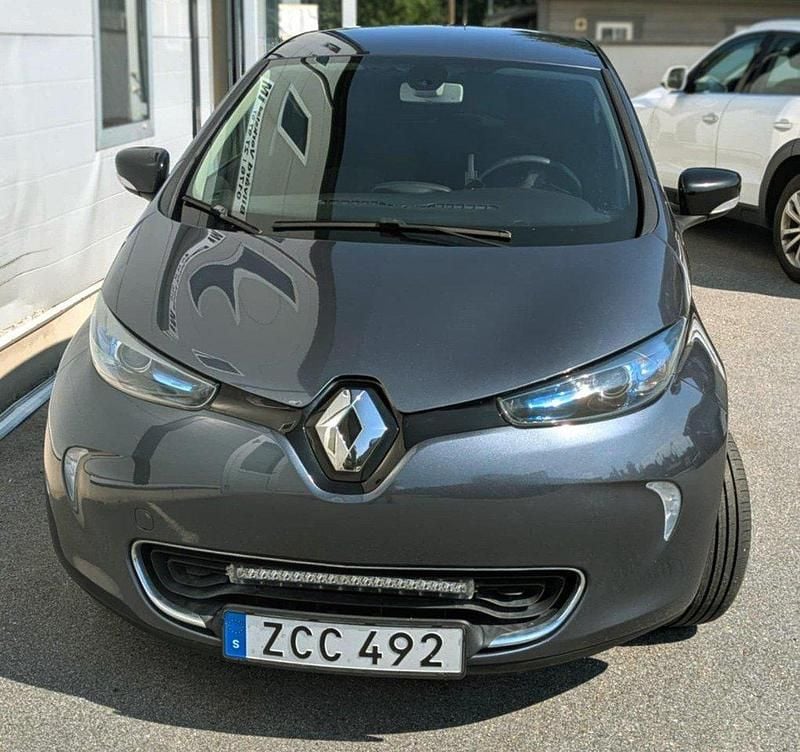 Grå Begagnad 2018 Renault Zoe Halvkombi | 85 000 kr (Marknadspris) - Bild 1/4