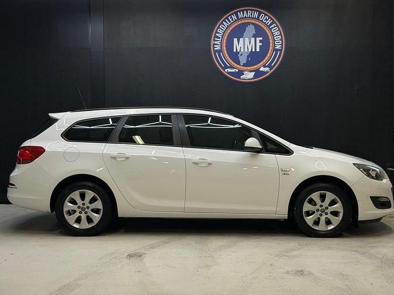 Begagnad Opel Astra Active 116 HK (85 kW) 2014 Vit Kombi