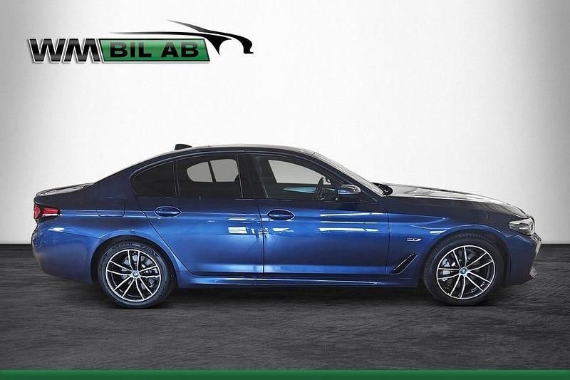 Begagnad BMW 530 M Sport 292 HK (214 kW) 2023 Blå met Sedan