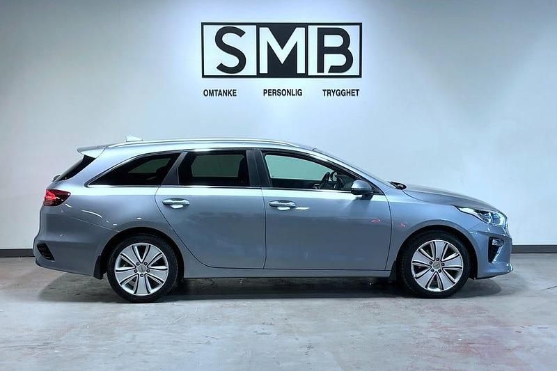 Begagnad Kia Ceed Sportswagon 120 HK (88 kW) 2021 Grå Kombi