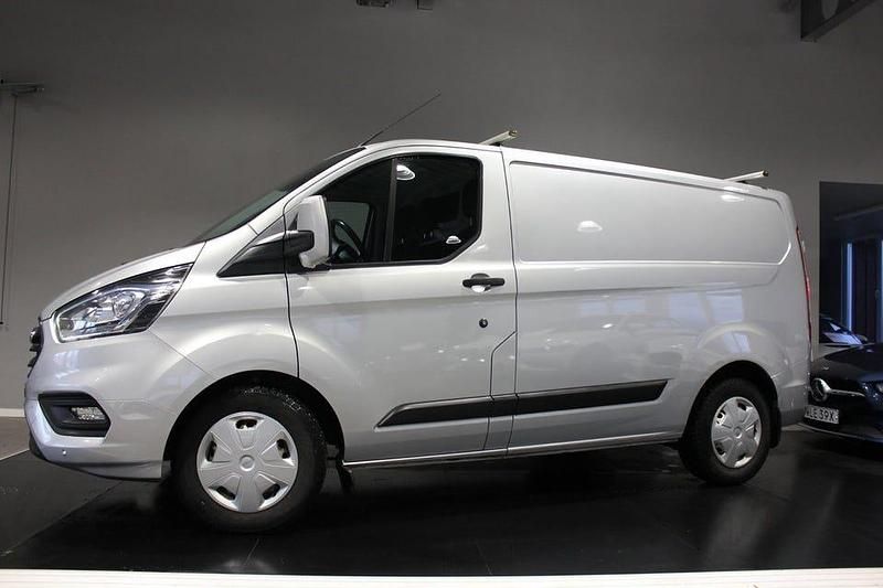 Moondust silver metallic Begagnad 2018 Ford Transit Custom Trend Van | 134 900 kr (Superpris) - Bild 1/3