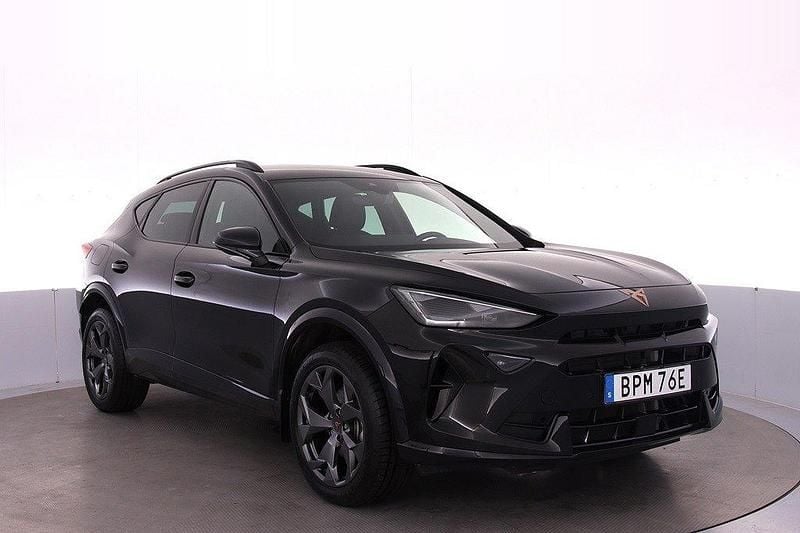 Svart (midnight black metallic) Begagnad 2024 Cupra Formentor SUV | 345 000 kr (Lite dyr) - Bild 1/4