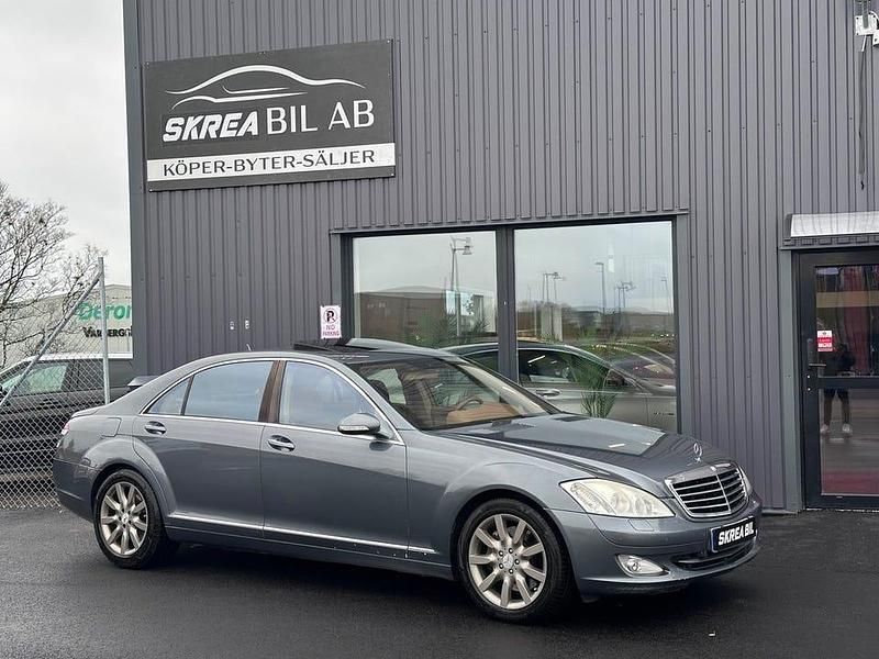 Grå Begagnad 2006 Mercedes S500L Sedan | 129 900 kr - Bild 1/4