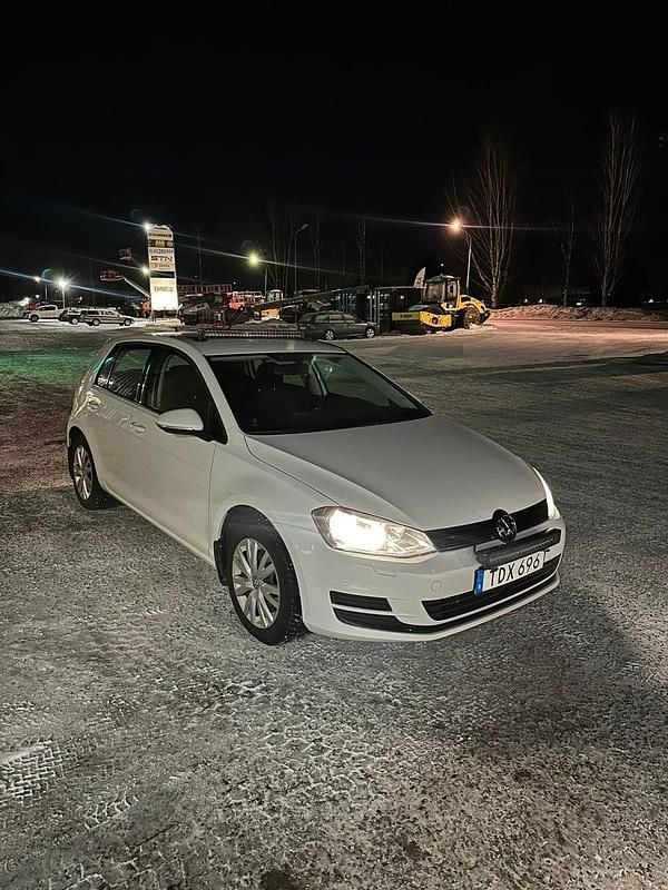 Begagnad 2015 VW Golf VII | 52 000 kr (Marknadspris) - Bild 1/4