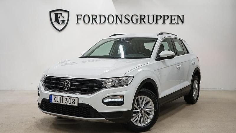Vit Begagnad 2021 VW T-Roc S SUV | 179 800 kr (Marknadspris) - Bild 1/4