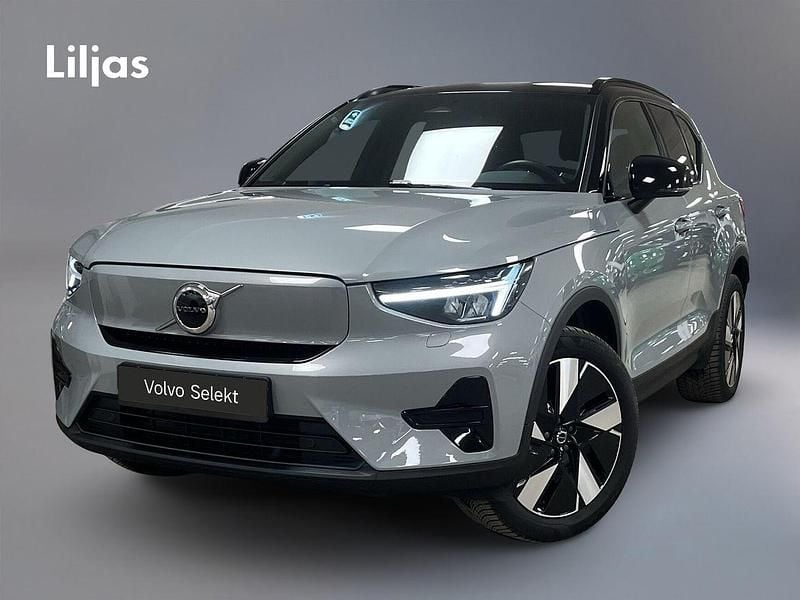 Grå Begagnad 2024 Volvo XC40 Core SUV | 399 900 kr (Marknadspris) - Bild 1/3