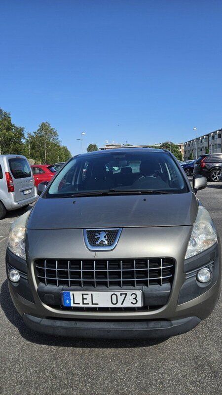 Grå Begagnad 2010 Peugeot 3008 Kombi | 59 000 kr (Bra pris) - Bild 1/4