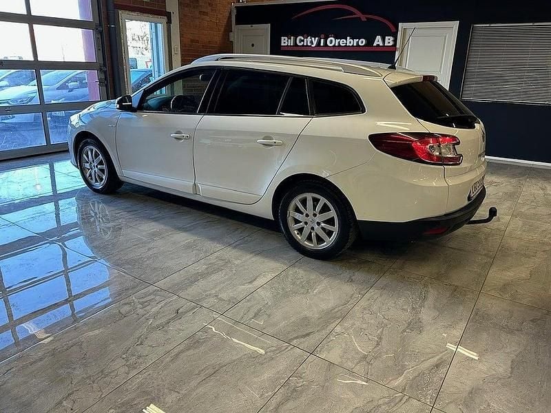Begagnad Renault Mégane GrandTour Bose Edition 131 HK (96 kW) 2015 Vit Kombi