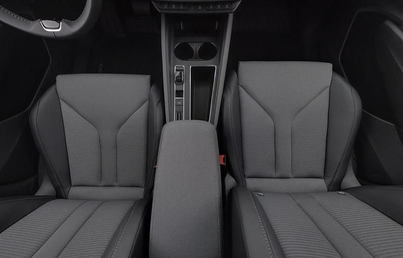 Begagnad Skoda Enyaq iV 150 kW (204 HK) 2023 Svart SUV