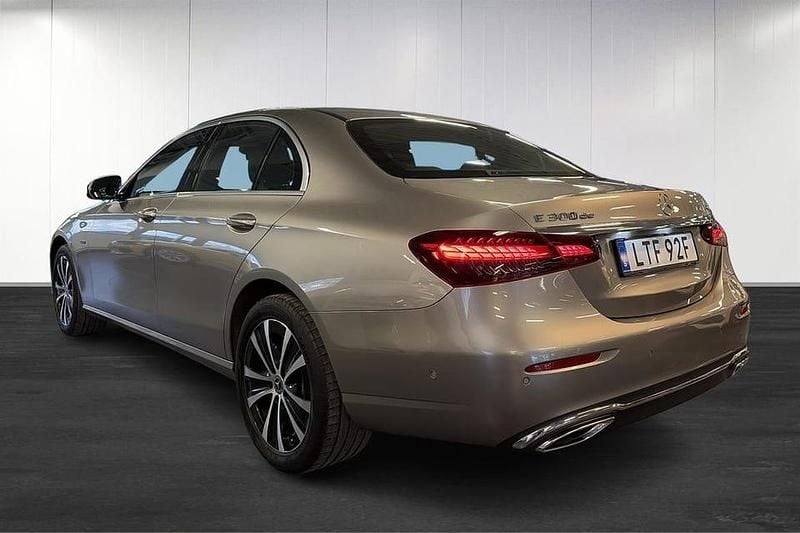 Begagnad Mercedes E300 Avantgarde 310 HK (228 kW) 2021 Silver
