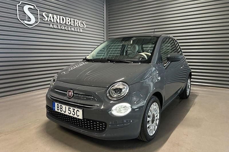Grå Begagnad 2019 Fiat 500 Lounge Halvkombi | 98 500 kr (Marknadspris) - Bild 1/4