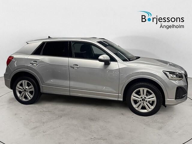 Begagnad Audi Q2 Advanced Plus 150 HK (110 kW) 2025 Silver SUV