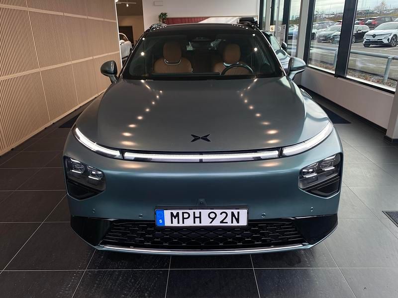 Begagnad XPENG G9 405 kW (551 HK) 2023 Grön SUV