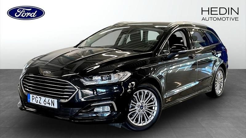 Svart (black) Begagnad 2022 Ford Mondeo Titanium Kombi | 249 900 kr (Marknadspris) - Bild 1/4