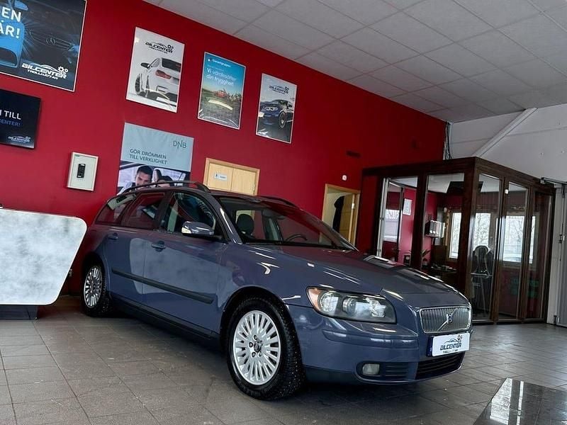 Begagnad Volvo V50 170 HK (125 kW) 2004 Lila Kombi