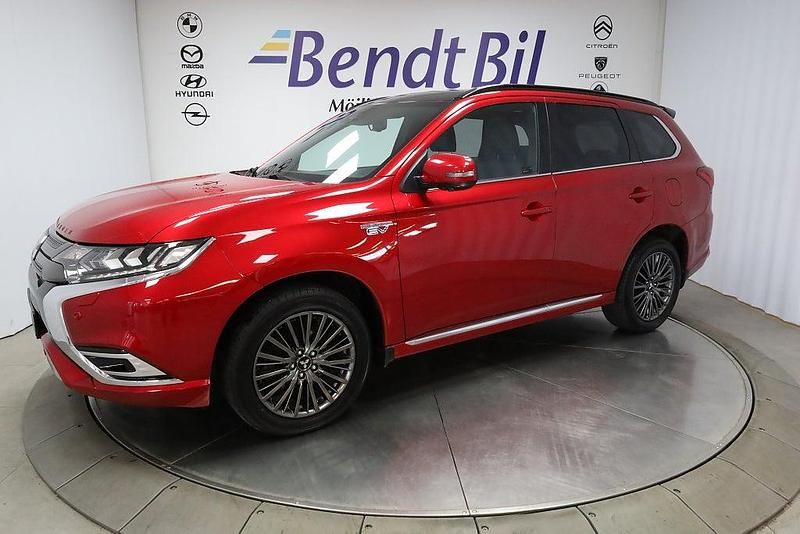 Begagnad Mitsubishi Outlander Edition 224 HK (164 kW) 2020 Röd SUV