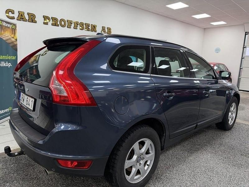 Begagnad Volvo XC60 Momentum 163 HK (119 kW) 2011 Blå SUV