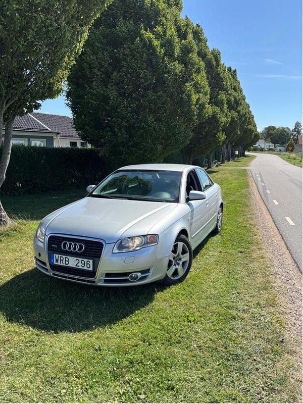 Silver Begagnad 2005 Audi A4 Comfort Sedan | 29 000 kr (Bra pris) - Bild 1/3
