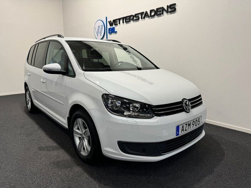 Vit Begagnad 2015 VW Touran Minibuss | 99 900 kr (Superpris) - Bild 1/4