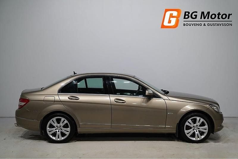 Begagnad Mercedes C320 Avantgarde 224 HK (164 kW) 2007 Brun Sedan