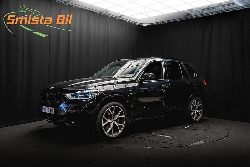 Svart Begagnad 2022 BMW X5 M Sport SUV | 749 900 kr (Dyr) - Bild 1/3
