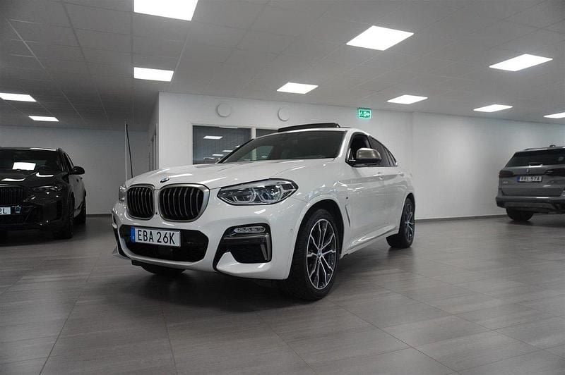Vit Begagnad 2019 BMW X4 M Sport SUV | 429 800 kr (Superpris) - Bild 1/4