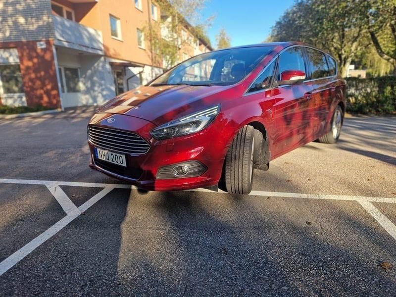 Begagnad Ford S-MAX S 180 HK (132 kW) 2016 Minibuss
