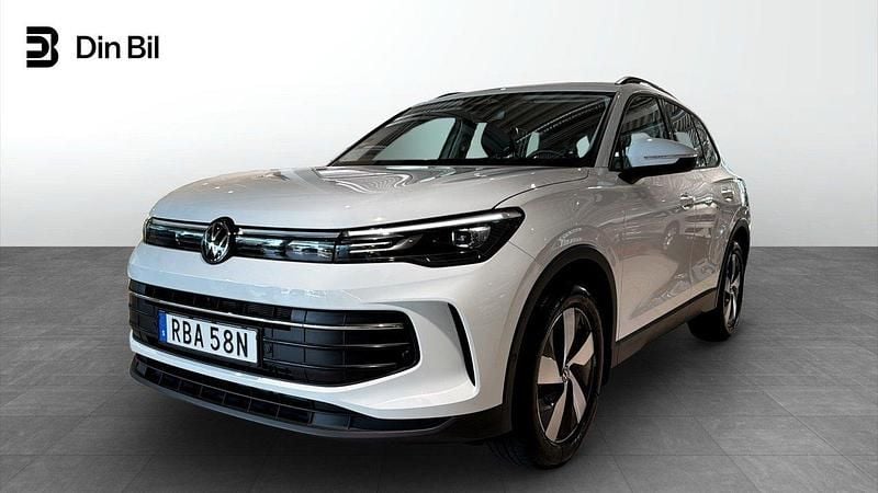 Vit Begagnad 2024 VW Tiguan Life SUV | 379 900 kr (Lite dyr) - Bild 1/4