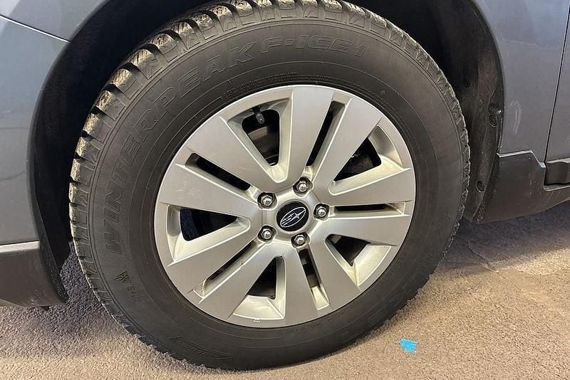 Begagnad Subaru Outback 150 HK (110 kW) 2015 Grå Kombi