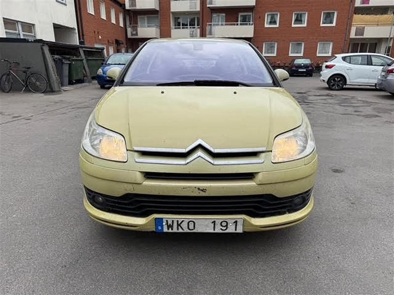 Ljusgul Begagnad 2004 Citroën C4 Sportkupé | 12 900 kr (Bra pris) - Bild 1/4