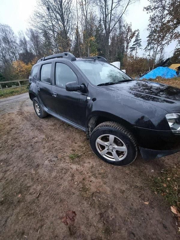 Svart Begagnad 2015 Dacia Duster SUV | 55 000 kr (Dyr) - Bild 1/4