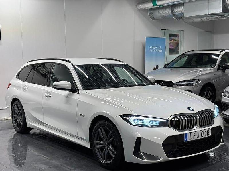 Begagnad BMW 330 M Sport 292 HK (214 kW) 2023 Vit Kombi