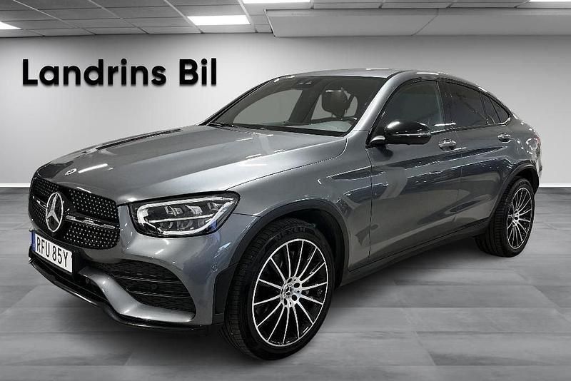 Grå Begagnad 2022 Mercedes GLC400d AMG Sportkupé | 579 900 kr - Bild 1/4